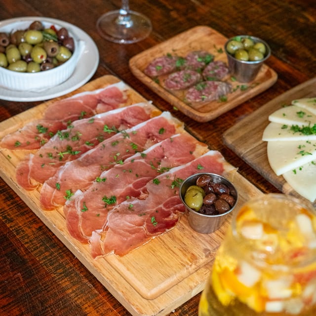 Jamón Serrano.