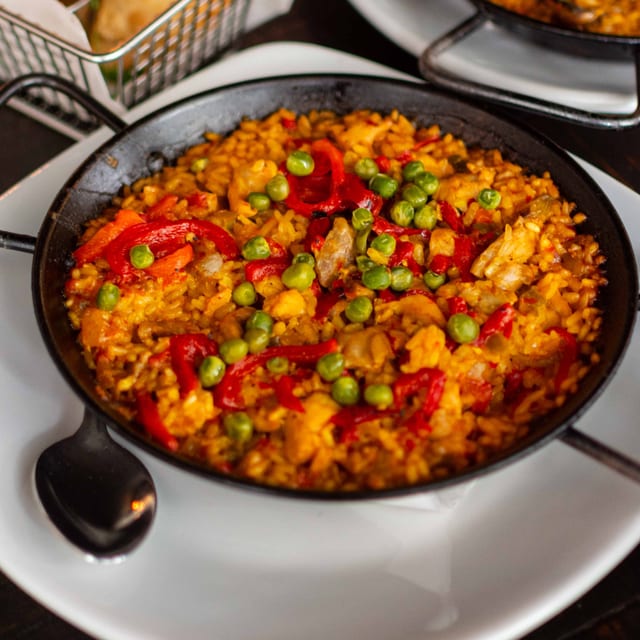 Arroz con Pollo.